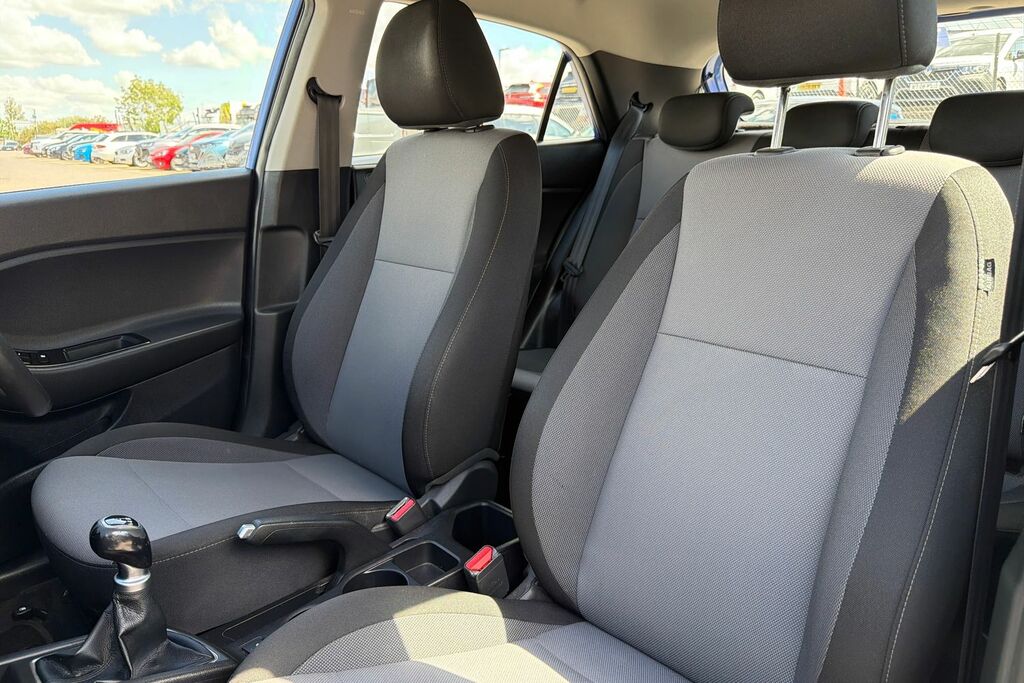 Hyundai I20 I20 Play Mpi White #14