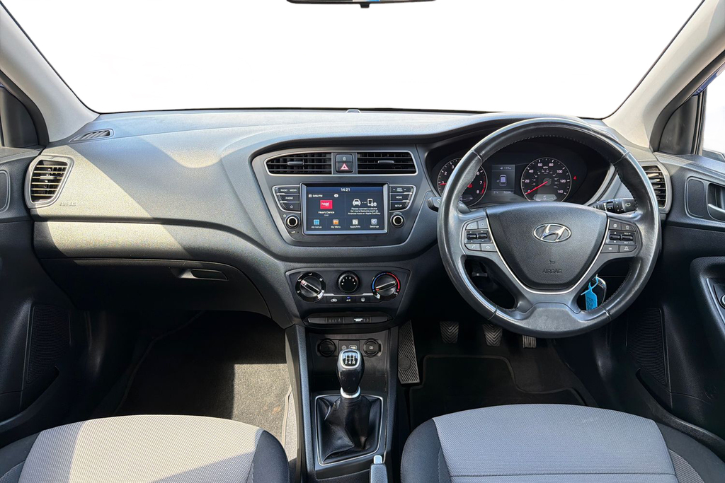 Hyundai I20 I20 Play Mpi White #10