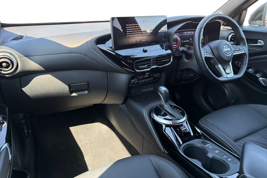 Nissan Juke 1.6 Tekna Suv Hybrid DK24CSX Black #2