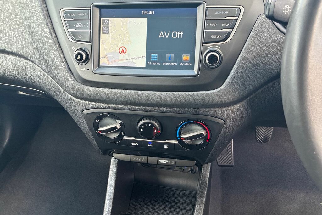 Hyundai I20 1.2 Play Hatchback Euro 6 Ss White #17