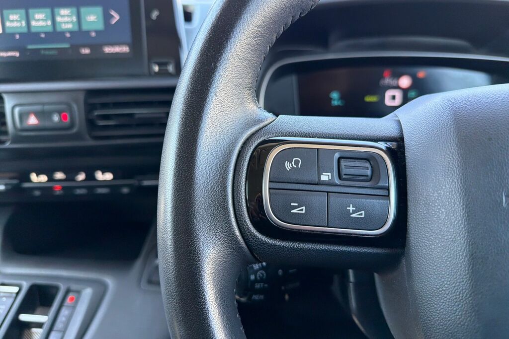 Citroen e-Berlingo 50Kwh Feel XL Mpv 7.4Kw Charger #20