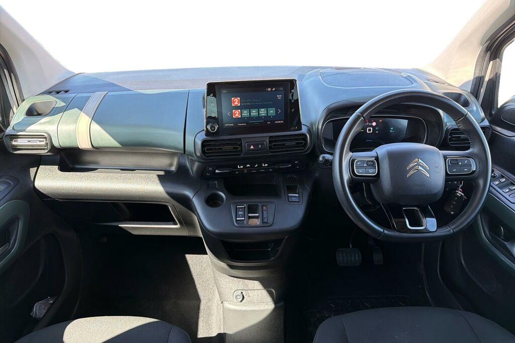 Citroen e-Berlingo 50Kwh Feel XL Mpv 7.4Kw Charger #10