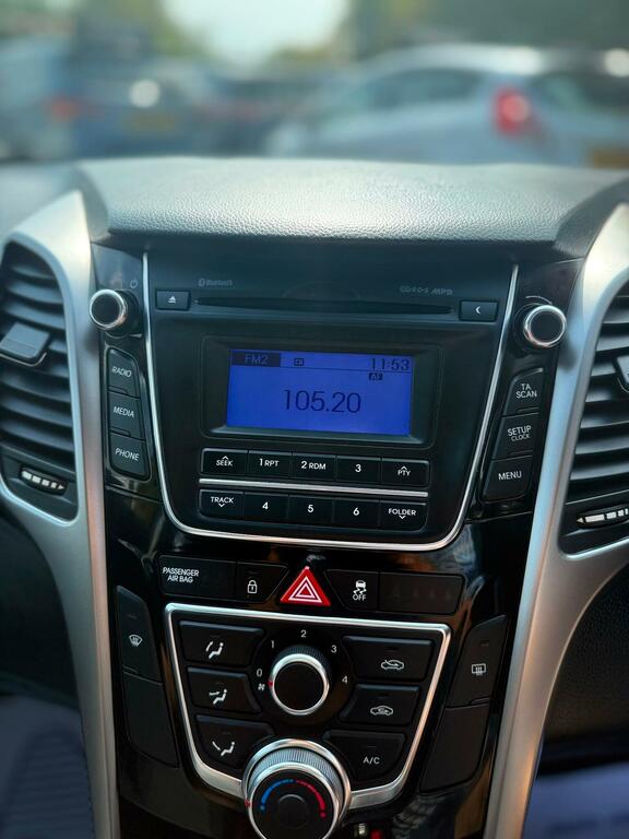Hyundai I30 Estate 1.6 Crdi Blue Drive Style Nav Tourer Euro 5 Black #20