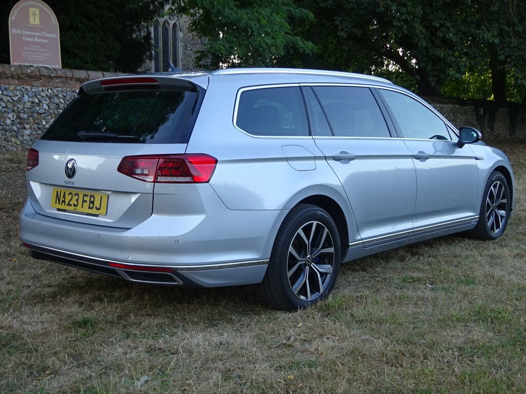 Volkswagen Passat 1.5 Sel Tsi Evo Dsg 148 Bhp White #9