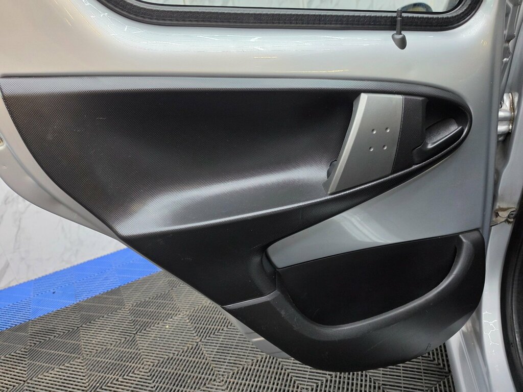 Toyota Aygo Ice White #21