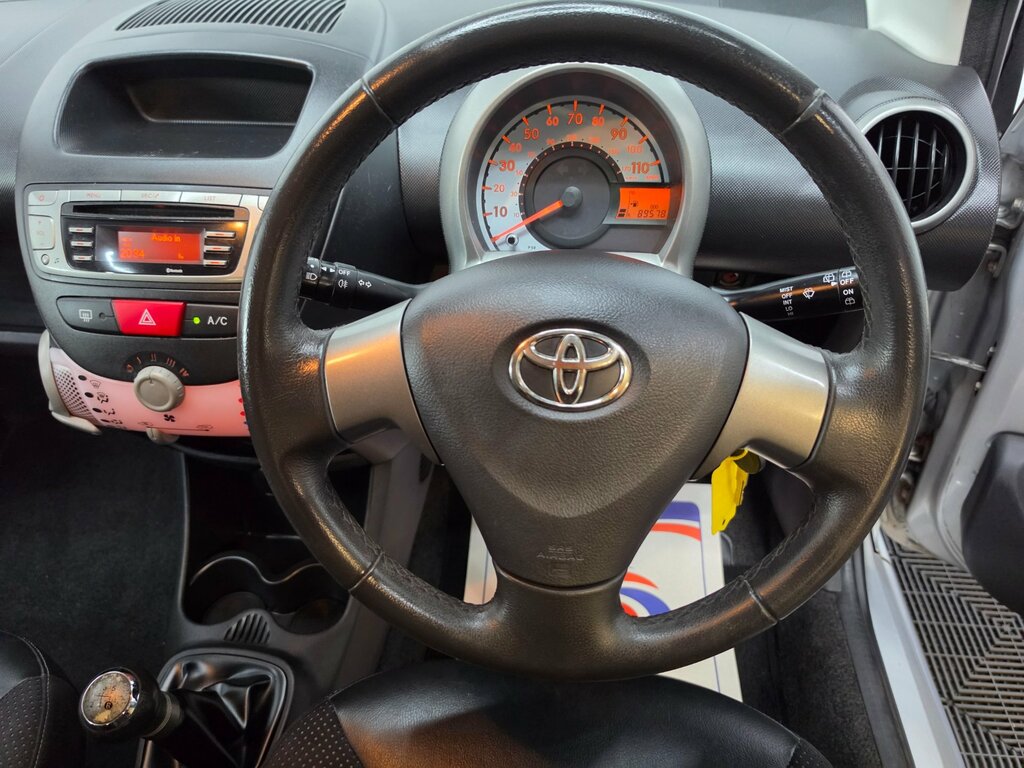 Toyota Aygo Ice White #8