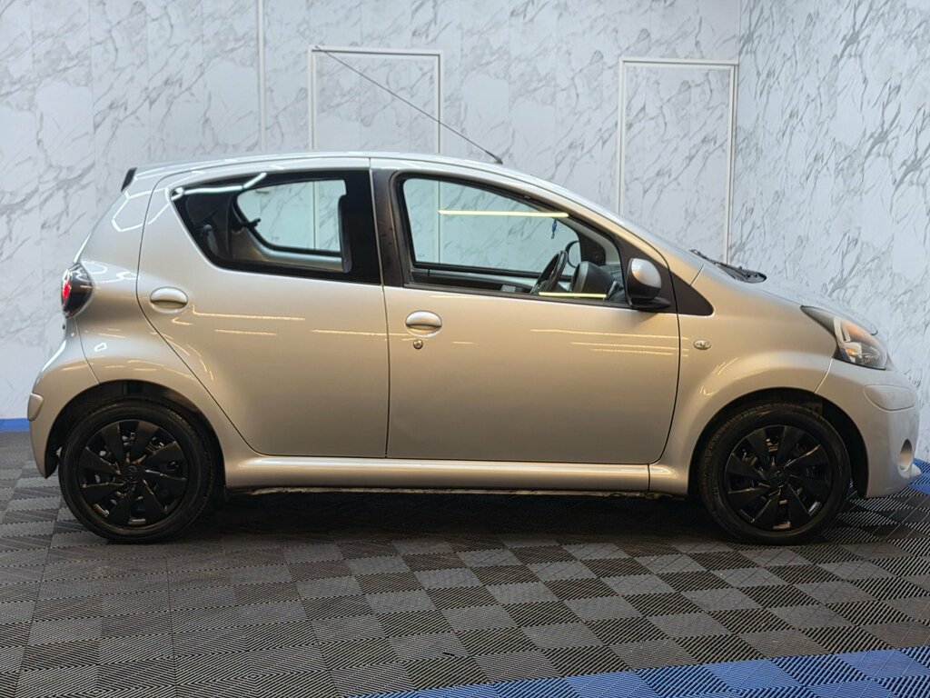 Toyota Aygo Ice White #7
