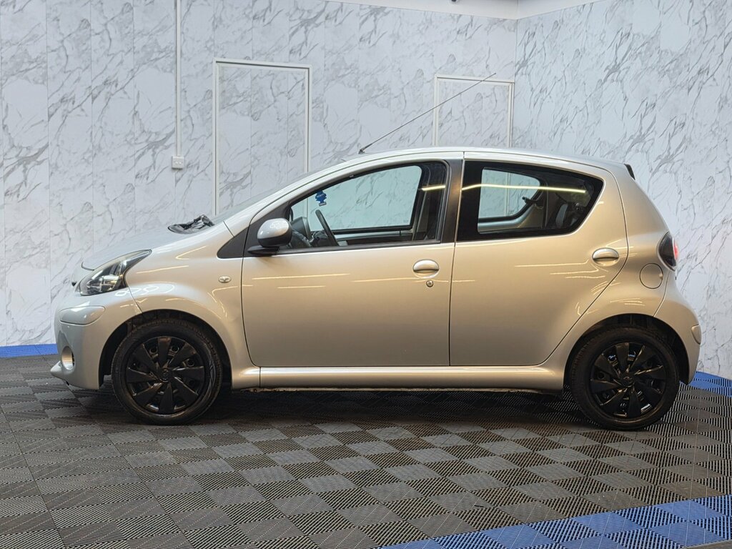 Toyota Aygo 1.0 Vvt-i Ice Hatchback 67 Ps Silver #5