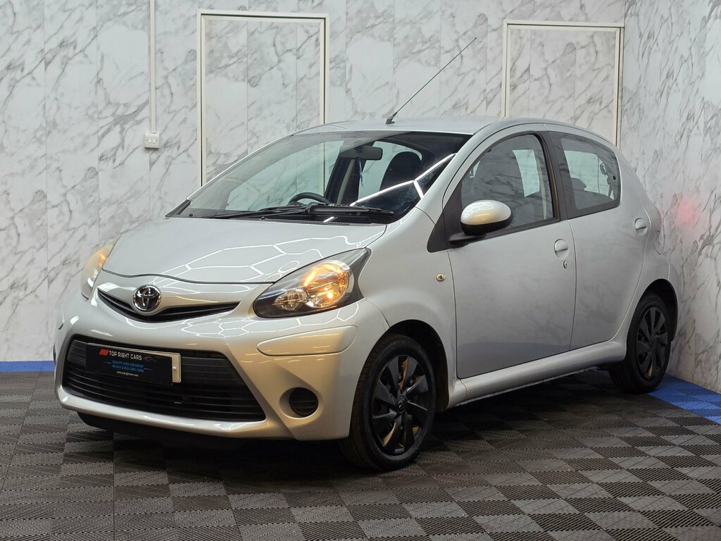 Toyota Aygo 1.0 Vvt-i Ice Hatchback 67 Ps Silver #2