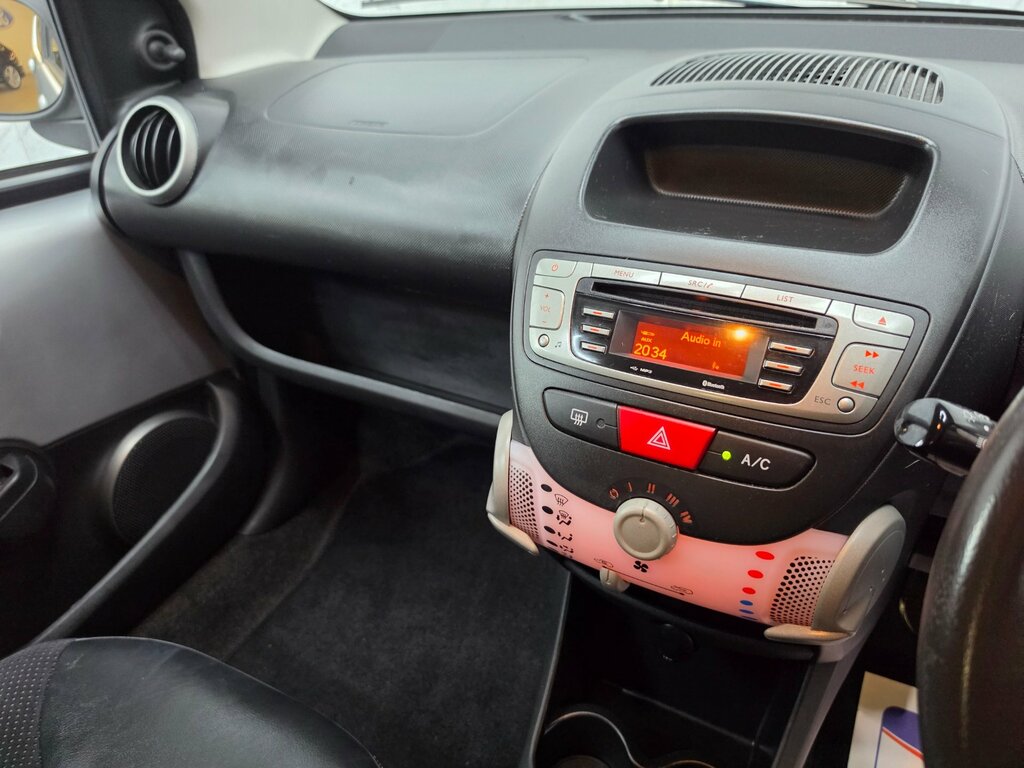 Toyota Aygo Ice White #14
