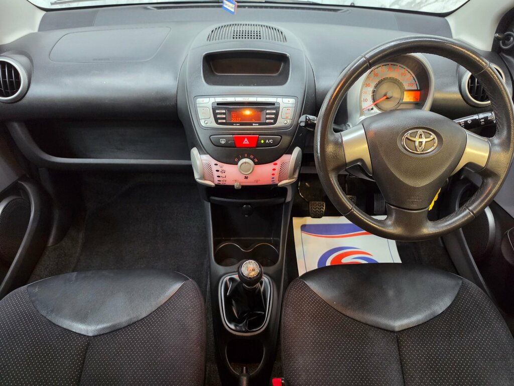 Toyota Aygo Ice White #9