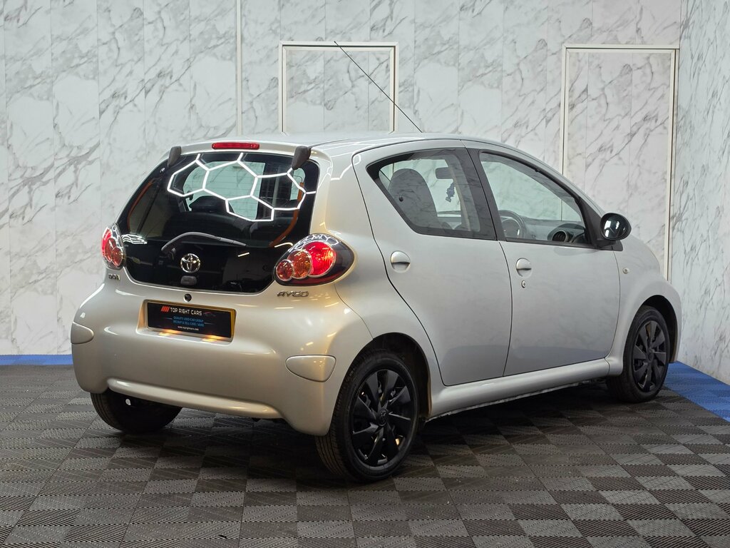 Toyota Aygo 1.0 Vvt-i Ice Hatchback 67 Ps Silver #6