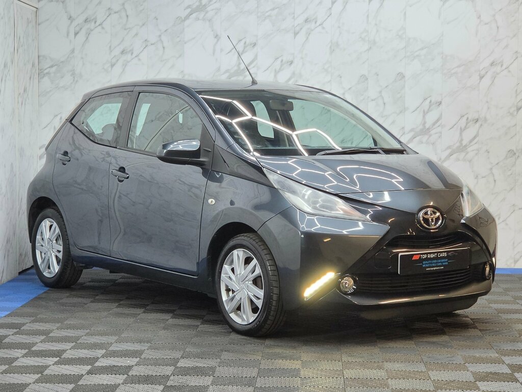 Toyota Aygo 1.0 Vvt-i X-pression Hatchback 68 Ps Grey