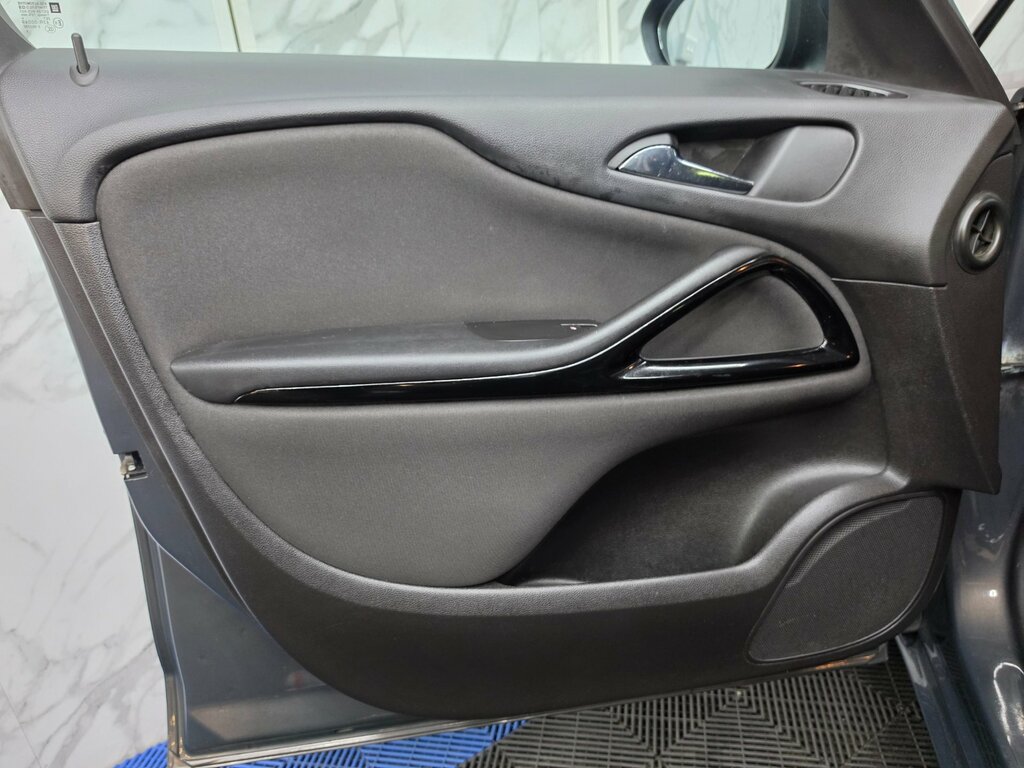 Vauxhall Zafira Tourer Design Black #24