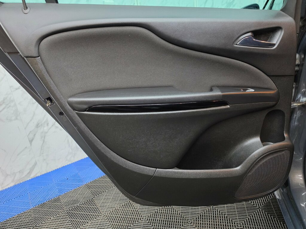 Vauxhall Zafira Tourer Design Black #23