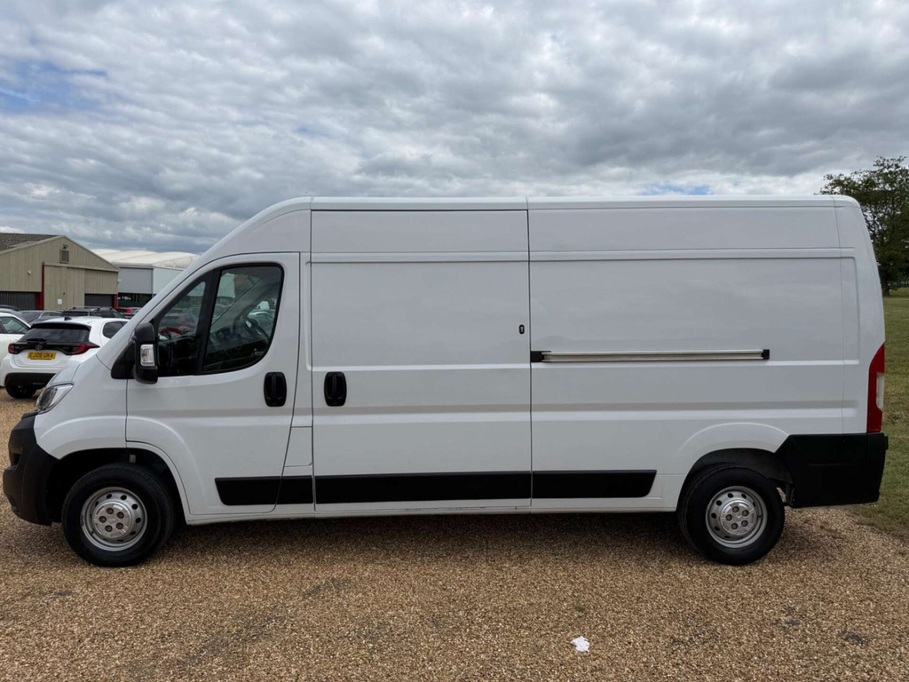 Vauxhall Movano 3500 Biturbo Prime Fwd L3 H2 Euro 6 Ss DV24FLL White #4