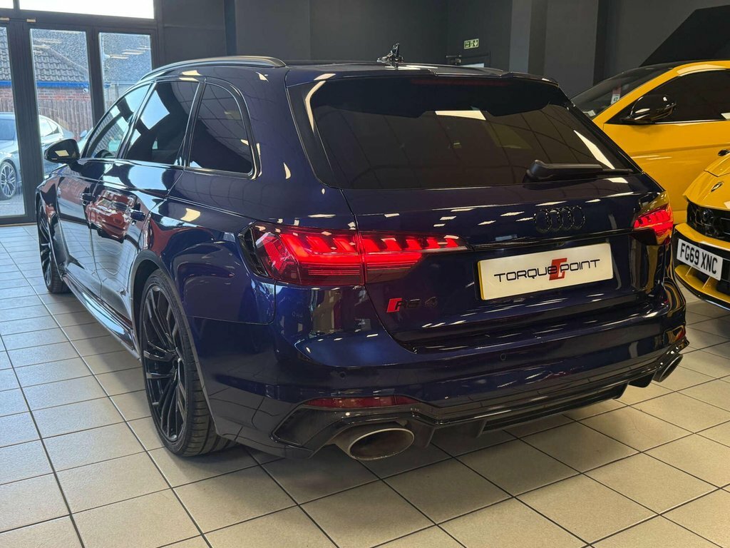 Audi RS4 4 2.9 Rs 4 Carbon Black Tfsi Quattro 4Wd #3
