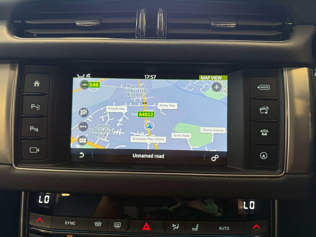 Jaguar XF 2.0D R-sport Euro 6 Ss #17