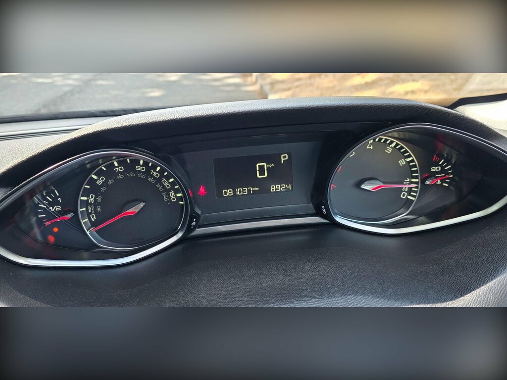 Peugeot 308 1.2 Puretech Allure Eat Euro 6 Ss KT17UYX Black #4