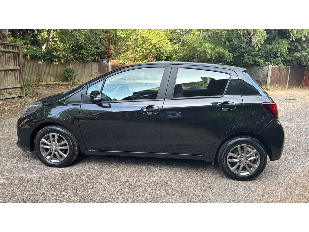 Toyota Yaris 1.33 Dual Vvt-i Icon Hatchback Multidri AF64NHJ Black #5