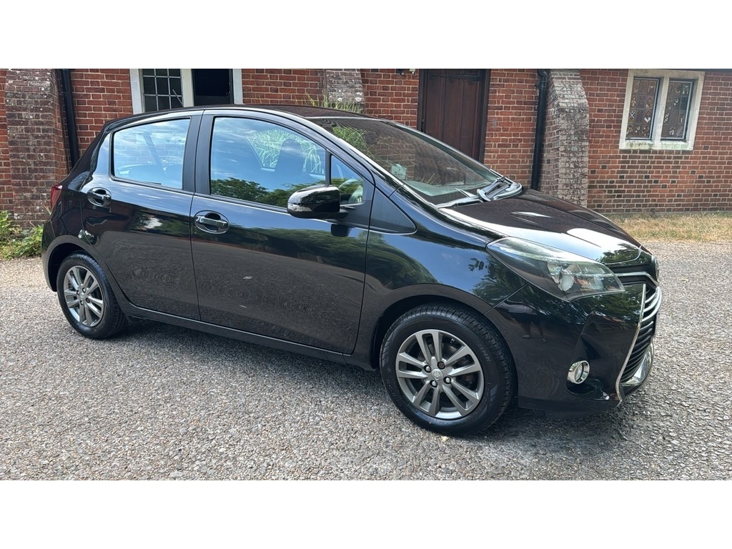 Toyota Yaris 1.33 Dual Vvt-i Icon Hatchback Multidri AF64NHJ Black