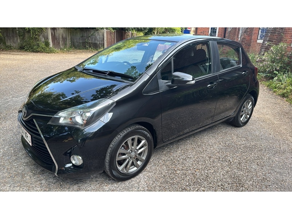 Toyota Yaris 1.33 Dual Vvt-i Icon Hatchback Multidri AF64NHJ Black #4