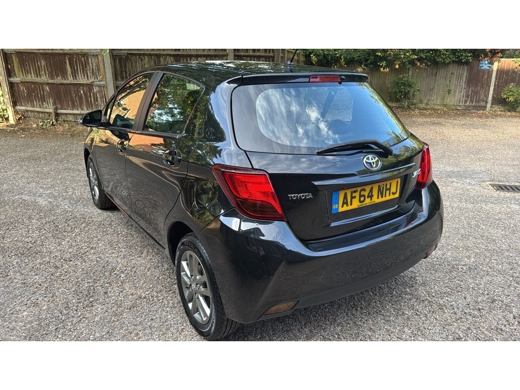 Toyota Yaris 1.33 Dual Vvt-i Icon Hatchback Multidri AF64NHJ Black #6