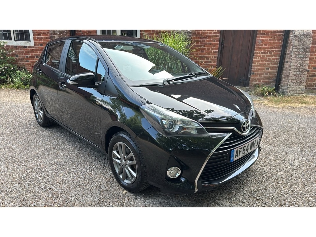 Toyota Yaris 1.33 Dual Vvt-i Icon Hatchback Multidri AF64NHJ Black #2