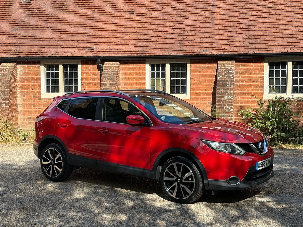 Nissan Qashqai 1.5 Dci Tekna Suv 2Wd Euro 6 S Red #4