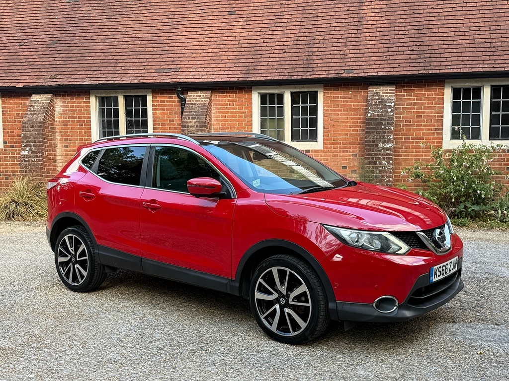 Nissan Qashqai 1.5 Dci Tekna Suv 2Wd Euro 6 S Red