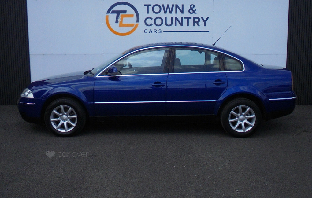Volkswagen Passat Estate 2.0 Highline 200505 Black #8