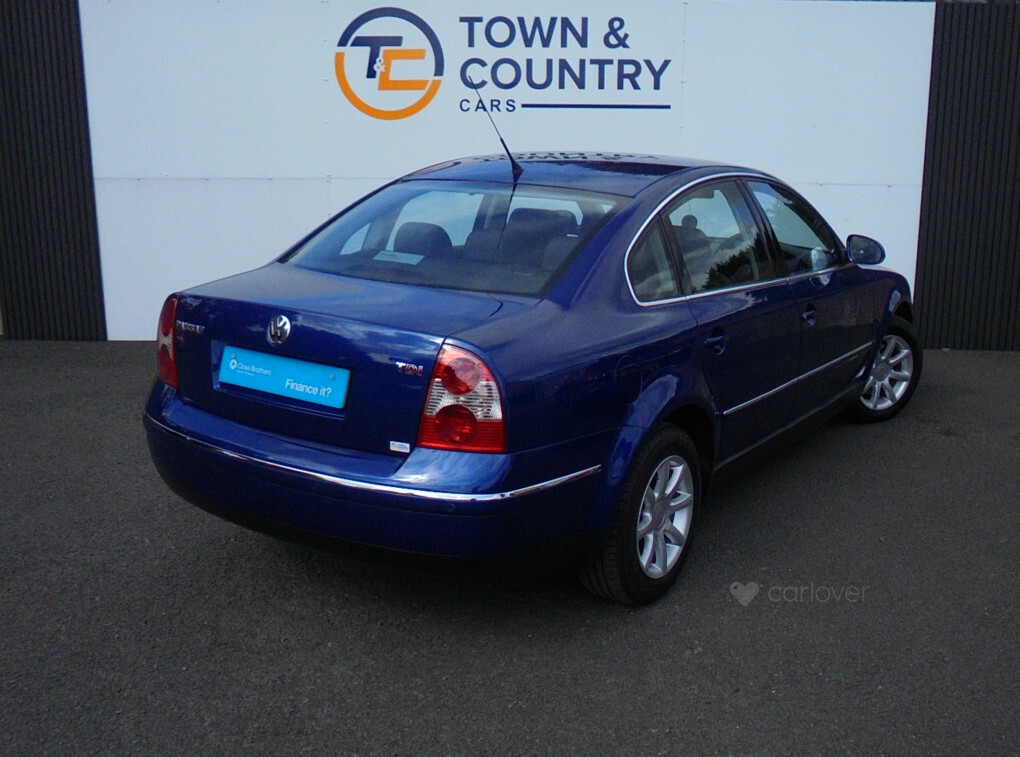 Volkswagen Passat Estate 2.0 Highline 200505 Black #6