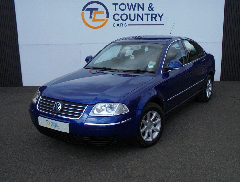Volkswagen Passat Estate 2.0 Highline 200505 Black #2