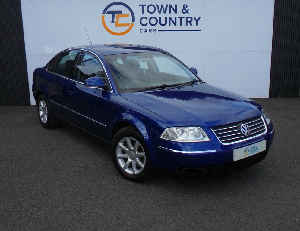 Volkswagen Passat Estate 2.0 Highline 200505 Black #1