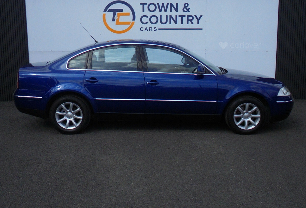 Volkswagen Passat Estate 2.0 Highline 200505 Black #7
