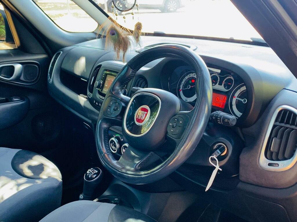 Fiat 500L Trekking Yellow #17