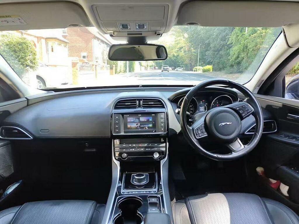 Jaguar XE 2.0D Portfolio Euro 6 Ss Black #6