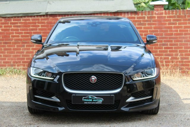 Jaguar XE Gpf R-sport Saloon Black #2