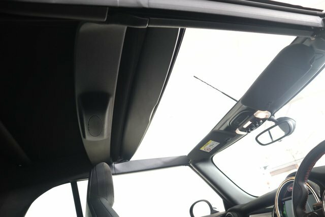 Mini Convertible 1.5 Cooper Sport II Comfortnav P  #49