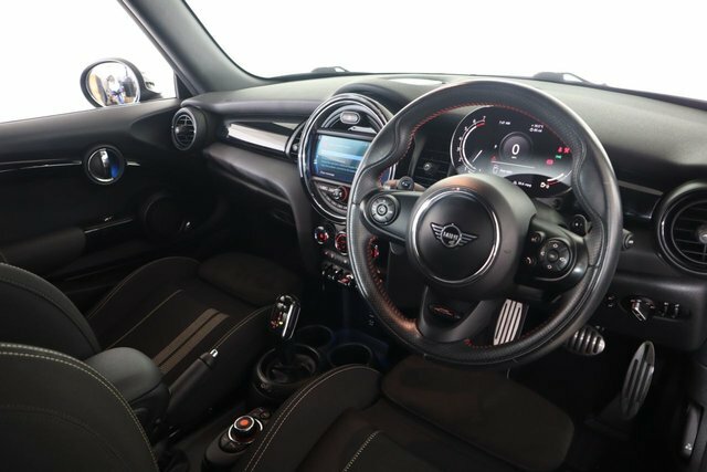 Mini Convertible 1.5 Cooper Sport II Comfortnav P  #13