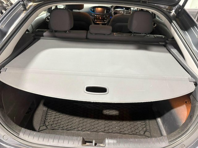Hyundai Ioniq Se White #9