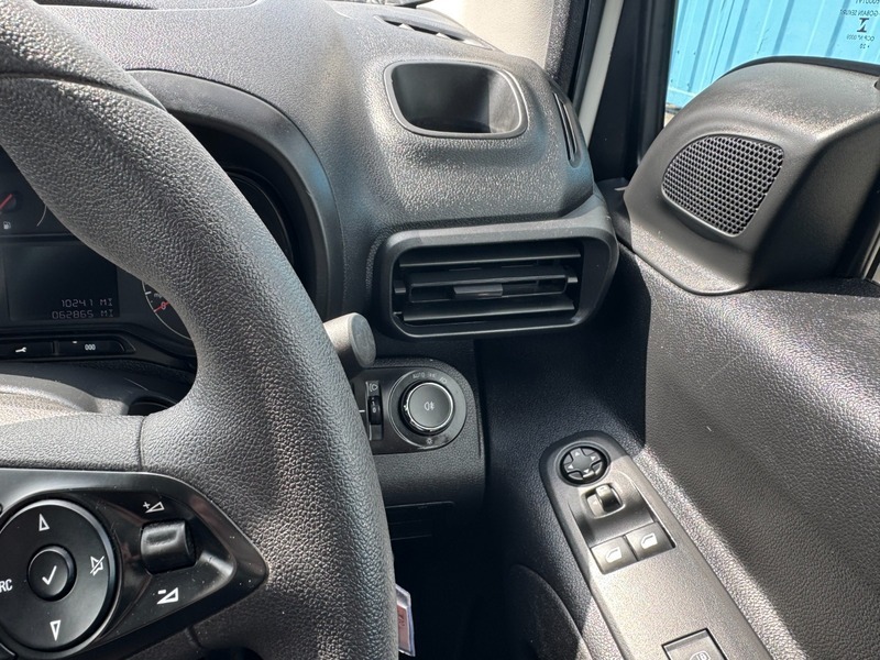 Vauxhall Combo L2h1 2300 Sportive S DY70WXH White #3