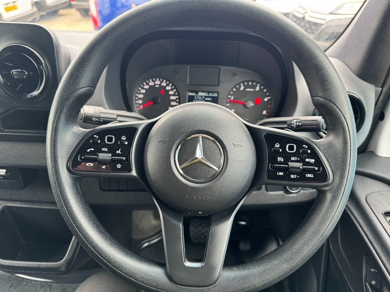 Mercedes-Benz Sprinter 315 Cdi Premium L2 White #4