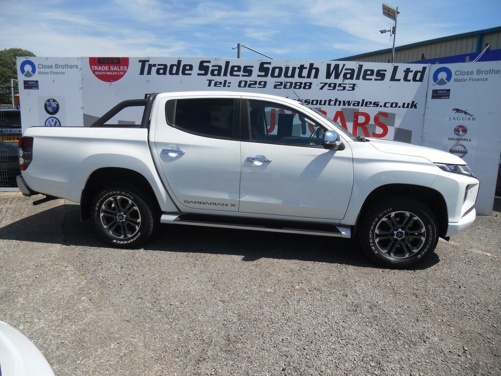 Mitsubishi L200 Double Cab Di-d 150 Barbarian X 4Wd White