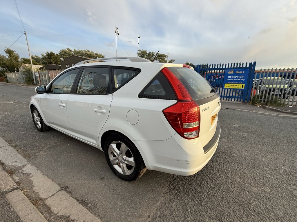 Kia Ceed Estate 1.6 Crdi 2 2012 White #5