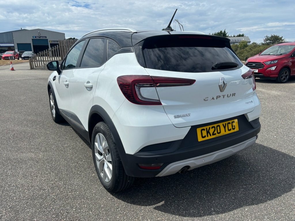Renault Captur Suv White #2