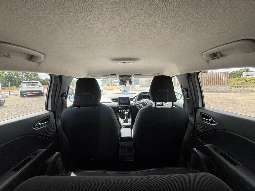 Renault Captur Suv White #3