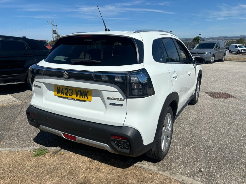 Suzuki S Cross Suv White #2