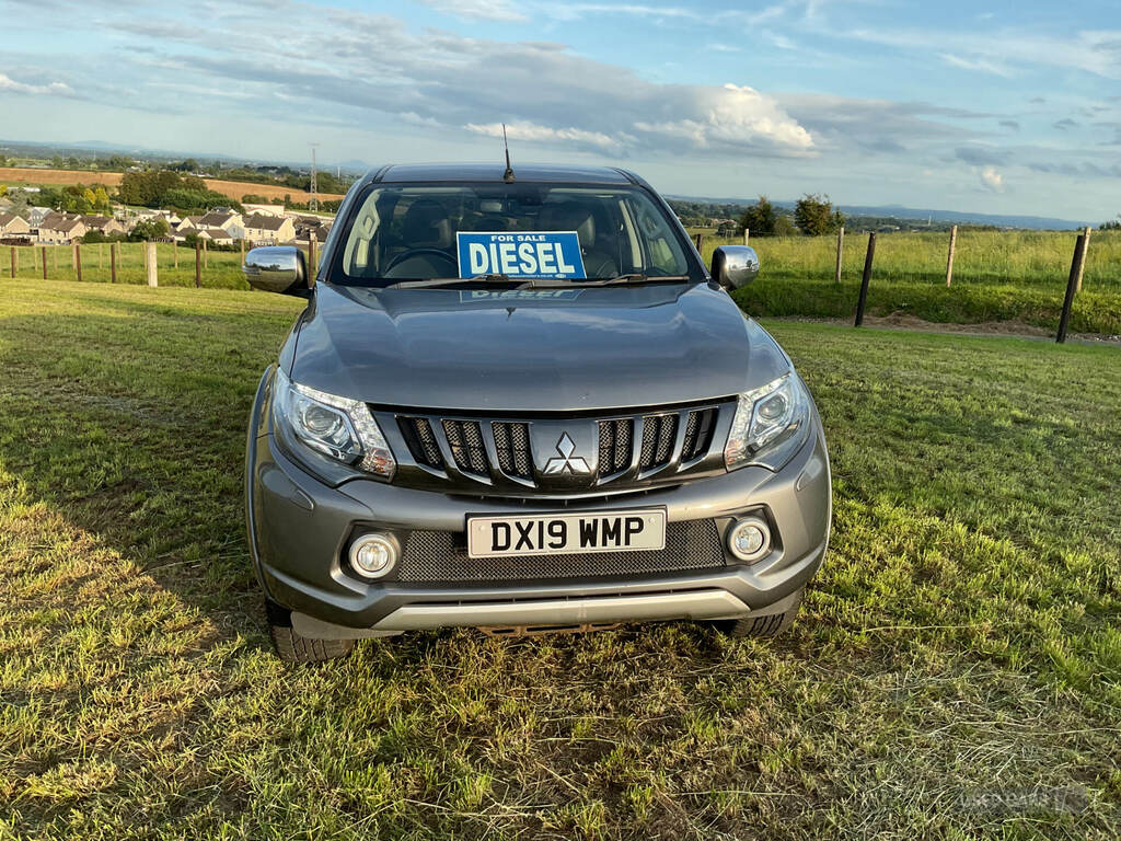 Mitsubishi L200 Double Cab Di-d 178 Barbarian 4Wd Grey
