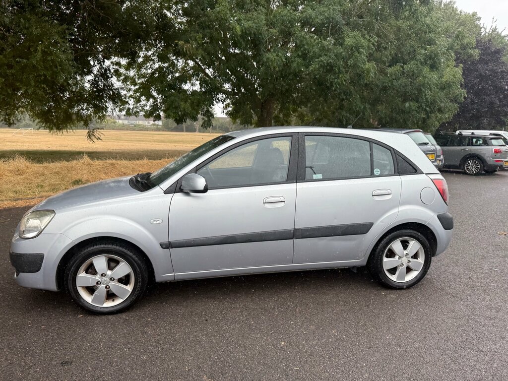 Kia RIO 1.4 3 Hatchback 150 Gkm, 95 Bh Silver #6